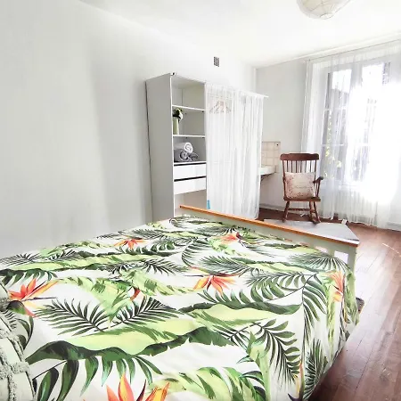 Number 22 - Le Dorat - Apartment One With Garden & Free Parking Exterior photo