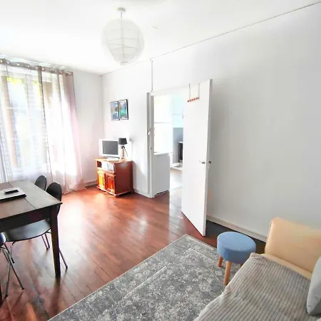 Number 22 - Le Dorat - Apartment One With Garden & Free Parking Exterior photo