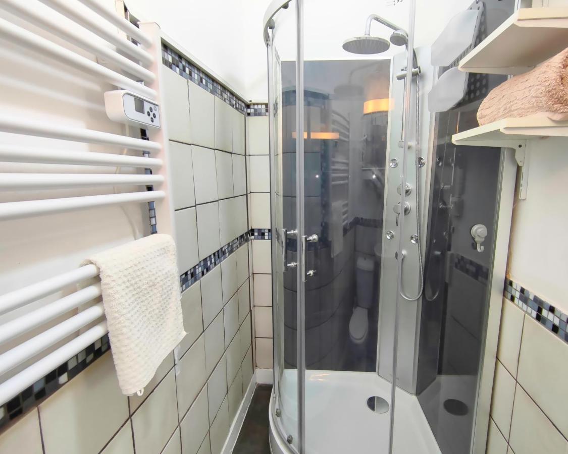 Number 22 - - One With Garden & Free Parking Apartment Le Dorat