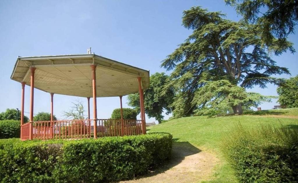 Number 22 - - One With Garden & Free Parking Apartment Le Dorat